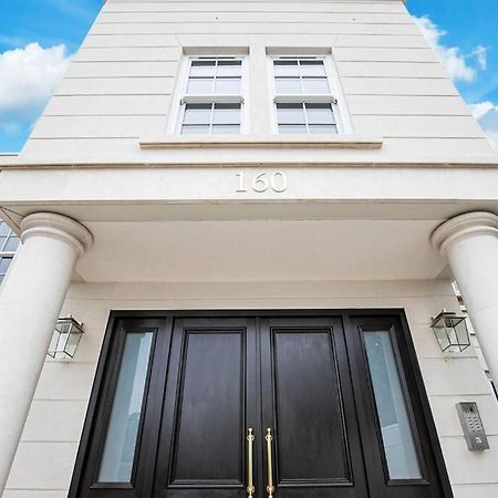 Appartamento 2Br Urban Vista Retreat Chcl F7 Chigwell Esterno foto