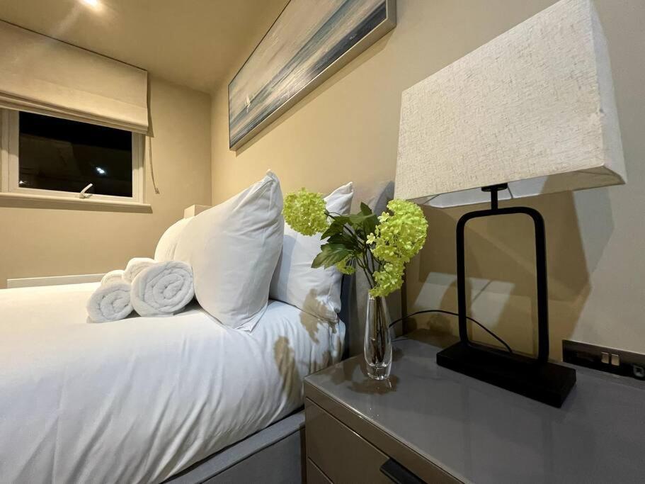 Appartamento 2Br Urban Vista Retreat Chcl F7 Chigwell Esterno foto