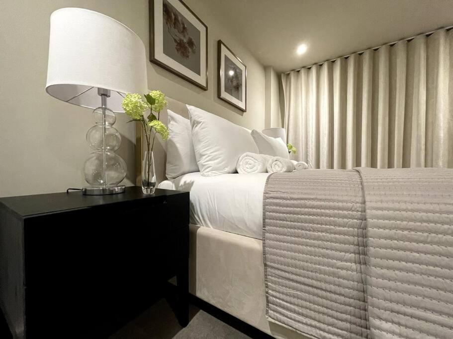 Appartamento 2Br Urban Vista Retreat Chcl F7 Chigwell Esterno foto