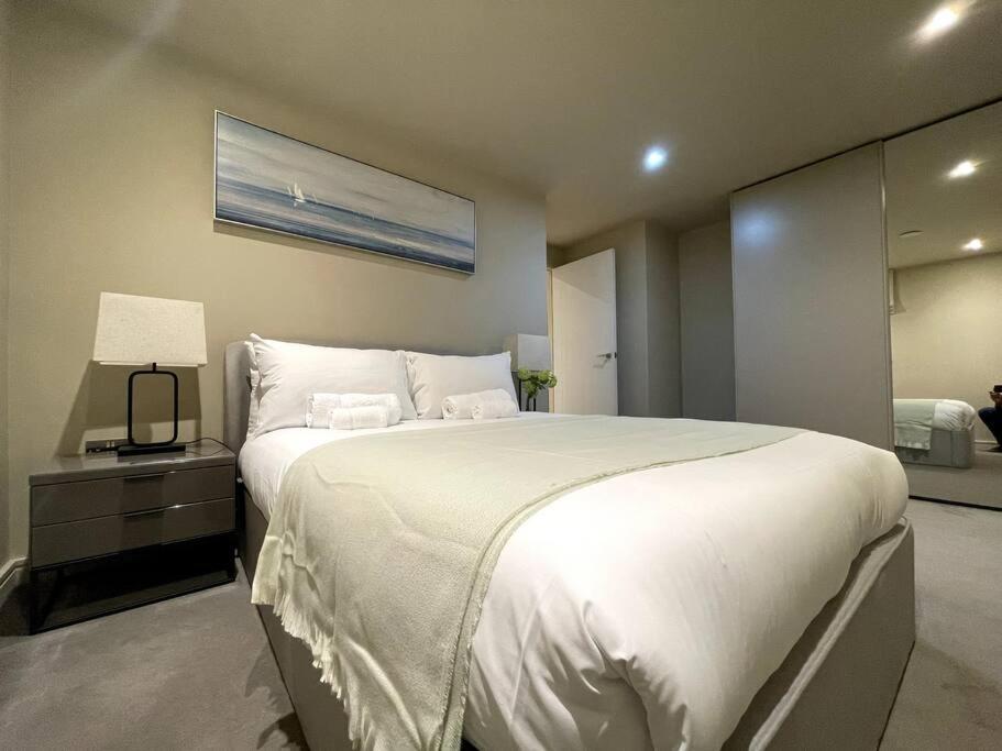 Appartamento 2Br Urban Vista Retreat Chcl F7 Chigwell Esterno foto