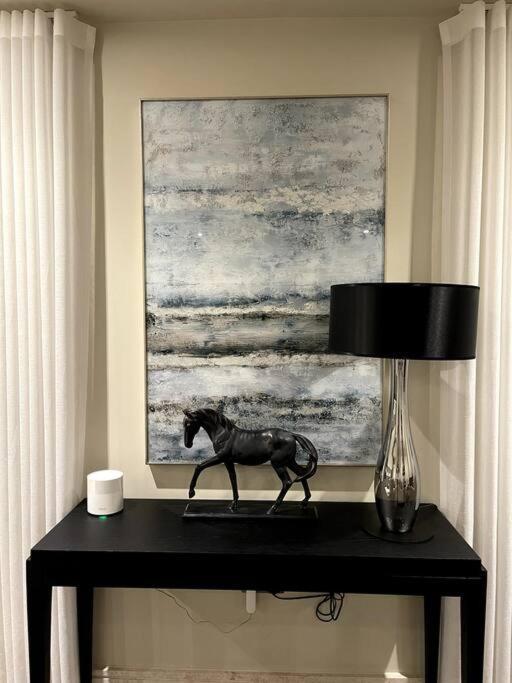 Appartamento 2Br Urban Vista Retreat Chcl F7 Chigwell Esterno foto