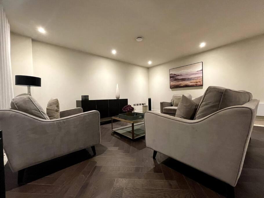 Appartamento 2Br Urban Vista Retreat Chcl F7 Chigwell Esterno foto