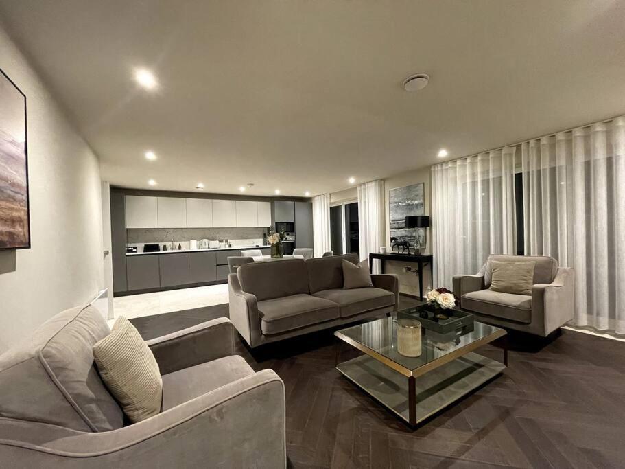 Appartamento 2Br Urban Vista Retreat Chcl F7 Chigwell Esterno foto