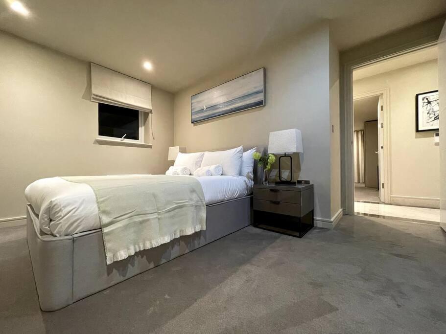 Appartamento 2Br Urban Vista Retreat Chcl F7 Chigwell Esterno foto