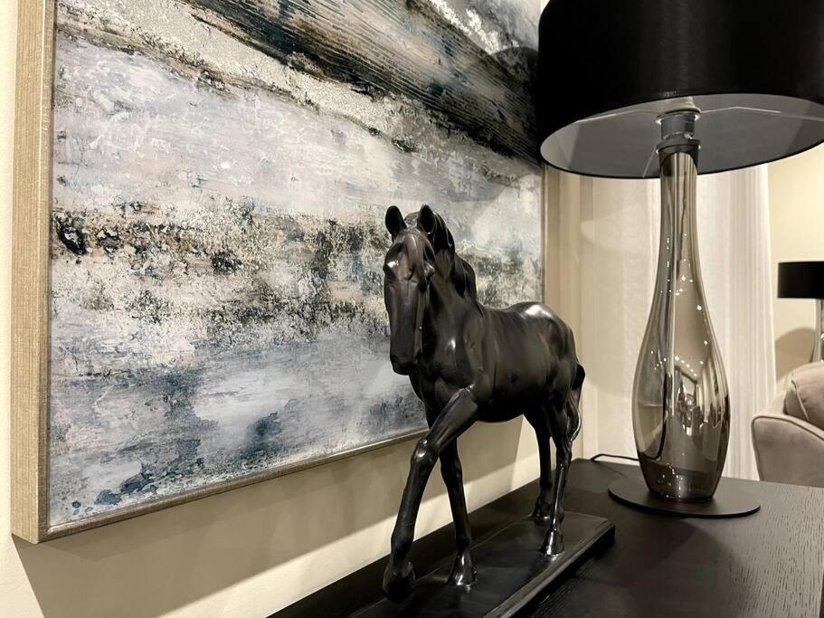 Appartamento 2Br Urban Vista Retreat Chcl F7 Chigwell Esterno foto